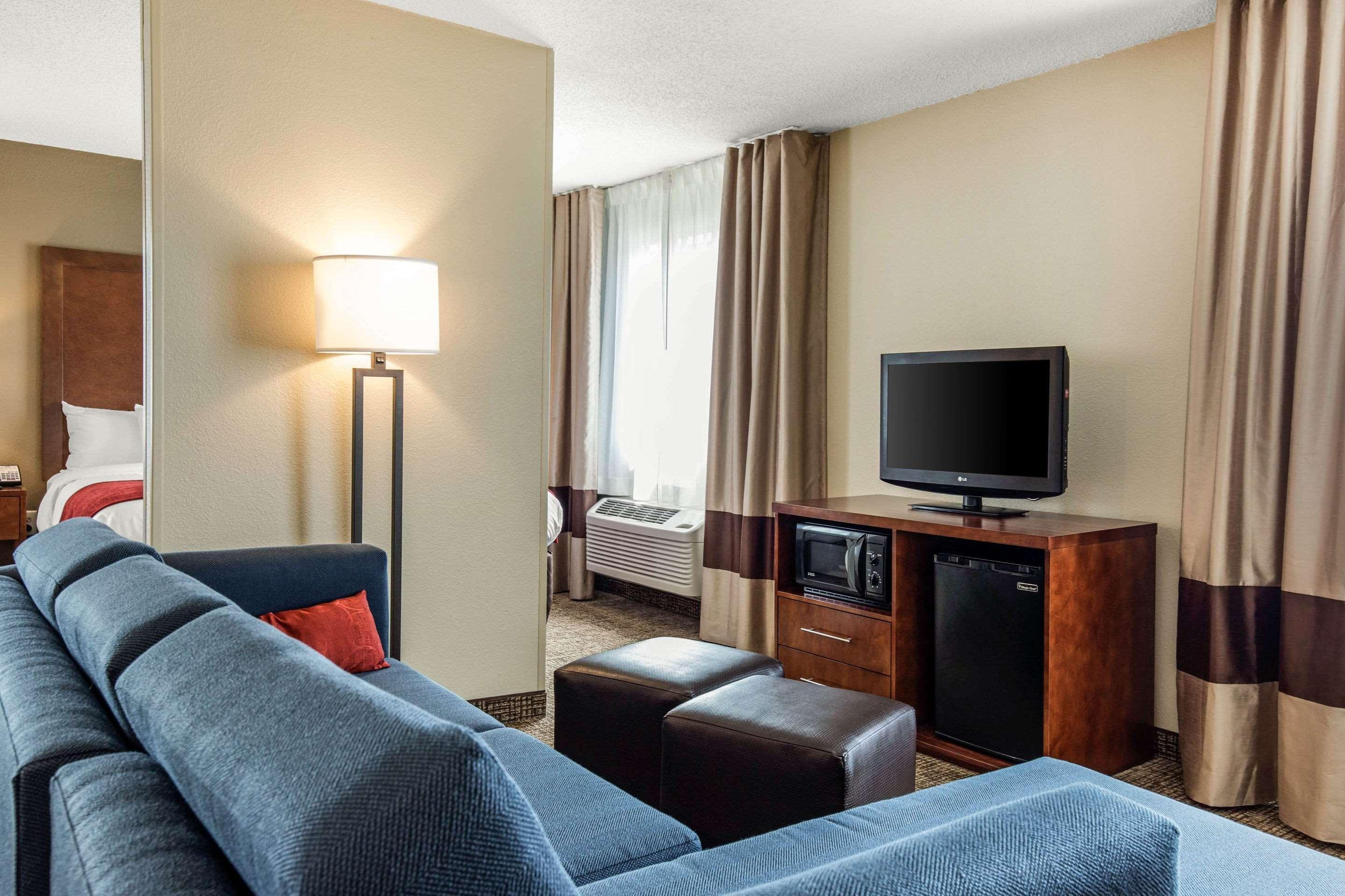 Comfort Inn La Porte Buitenkant foto