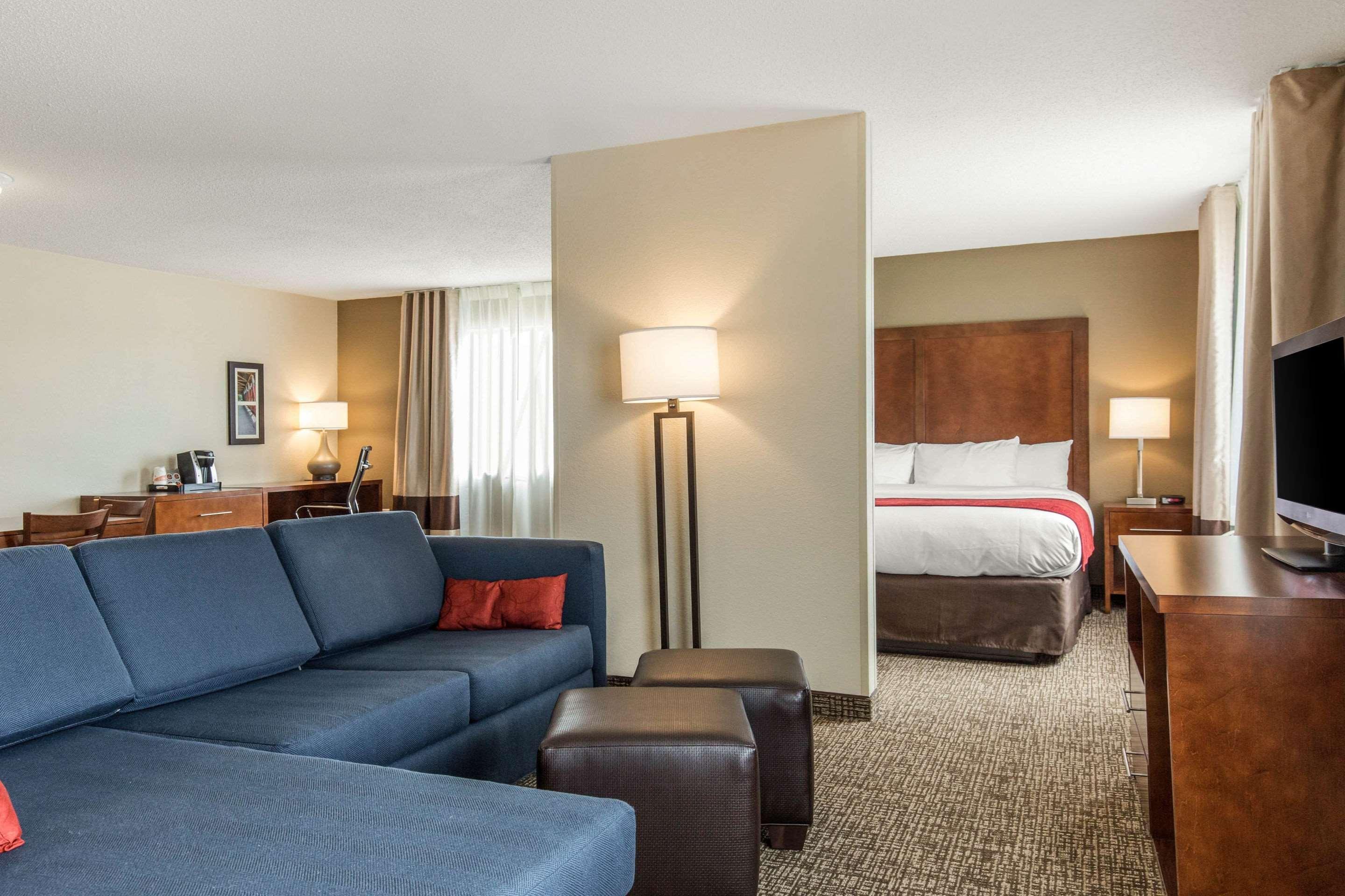 Comfort Inn La Porte Buitenkant foto